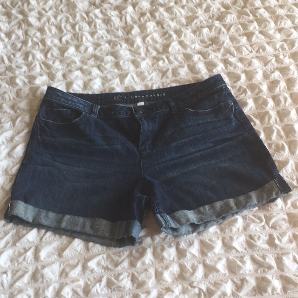 LC shorts! Rolled cuff size 16 super stretchy!